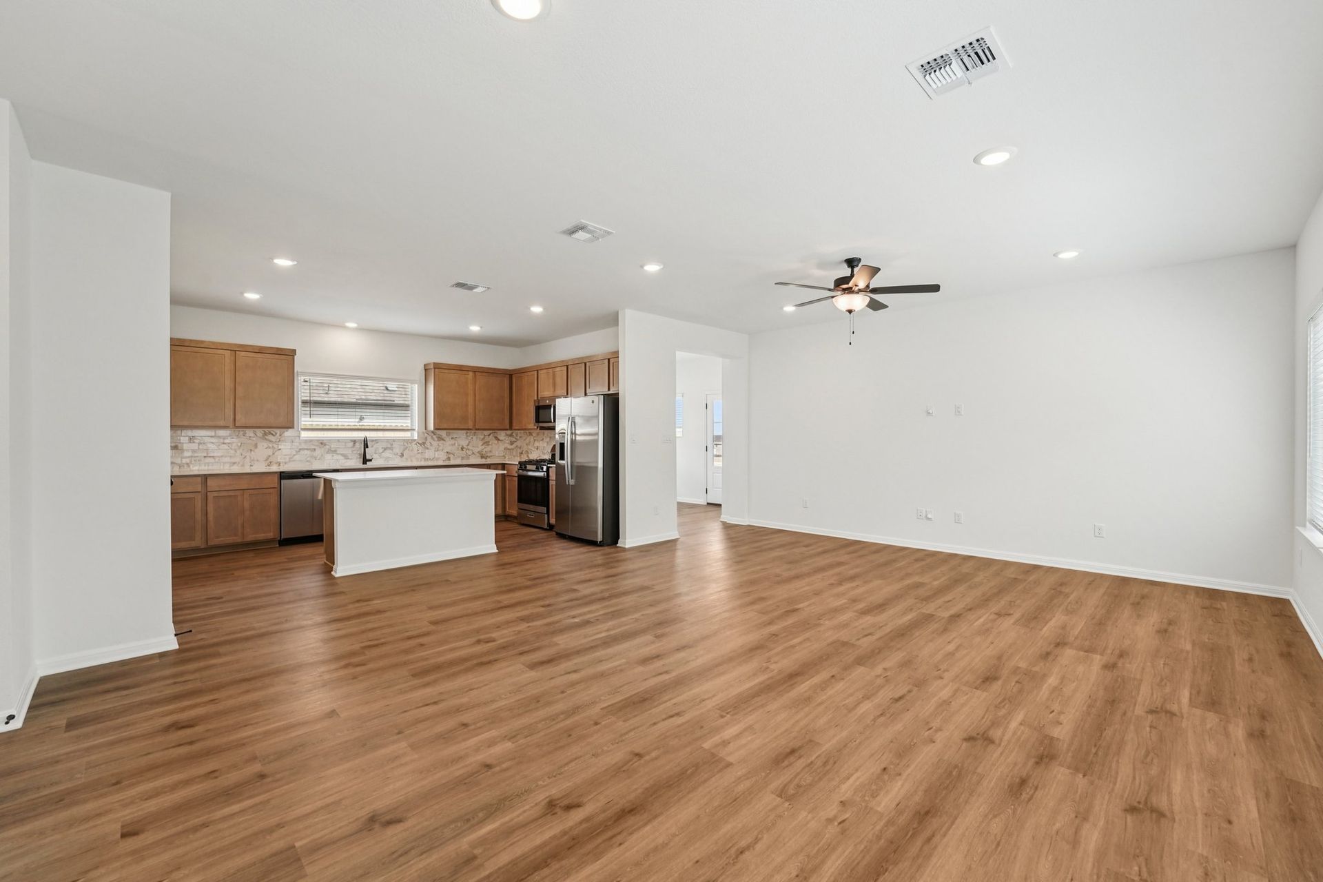 8-web-or-mls-Bay Breeze Dr-S1402-008