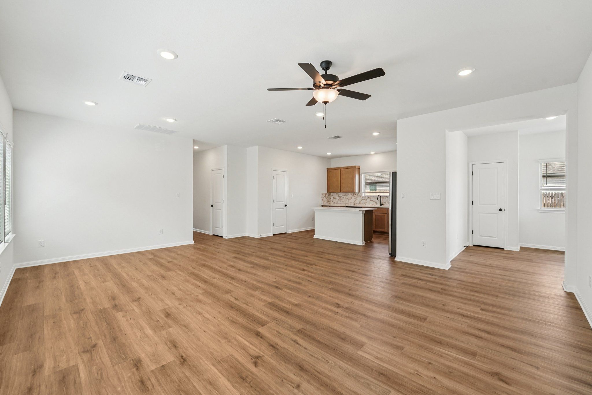7-web-or-mls-Bay Breeze Dr-S1402-007