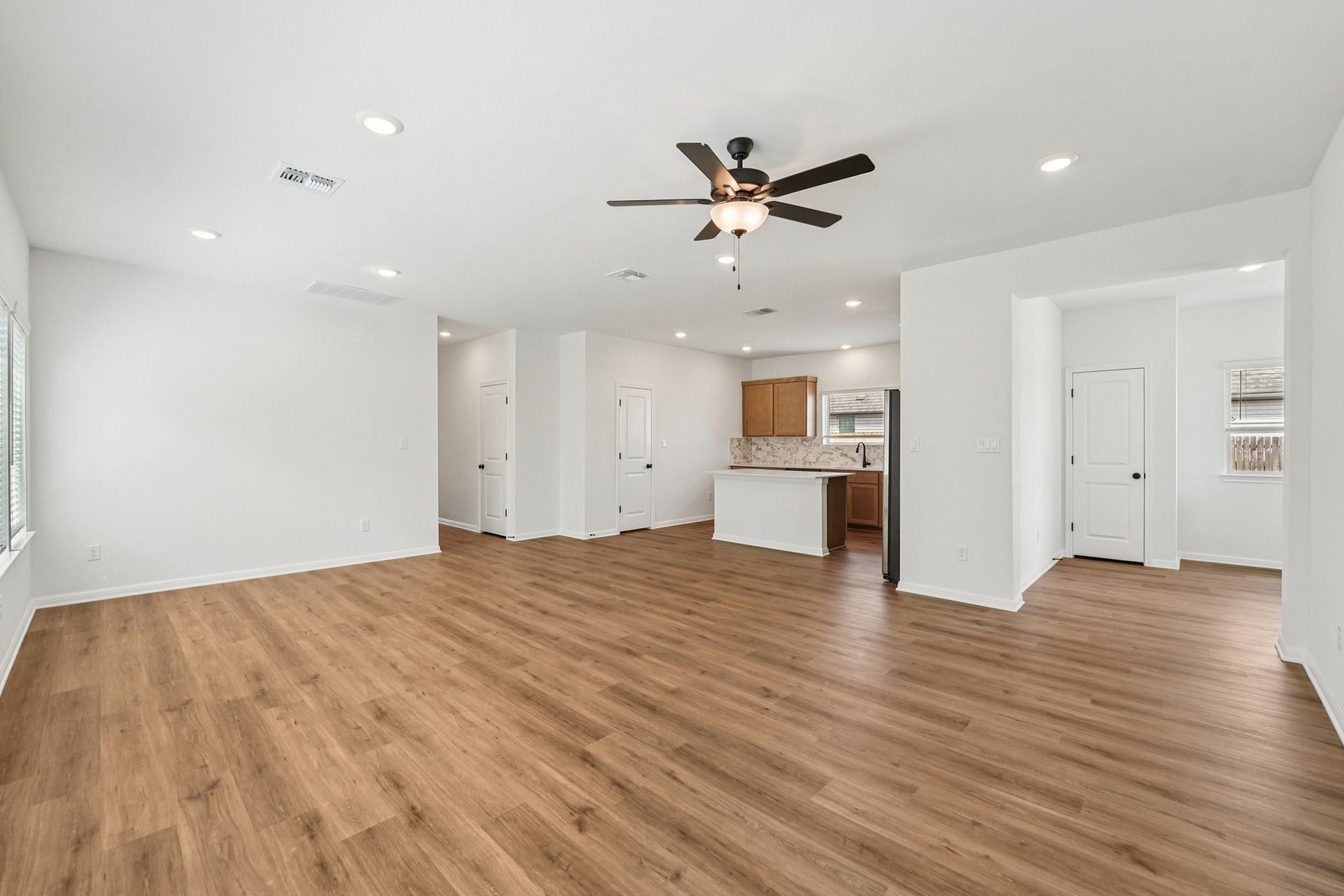 7-web-or-mls-Bay Breeze Dr-S1402-007