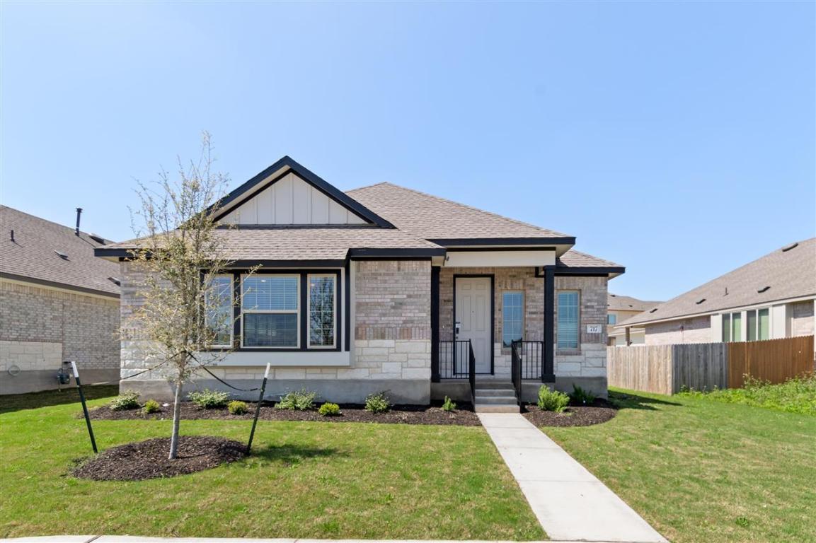 Saddle Creek Twinhomes por Pacesetter Homes Texas en Austin Texas