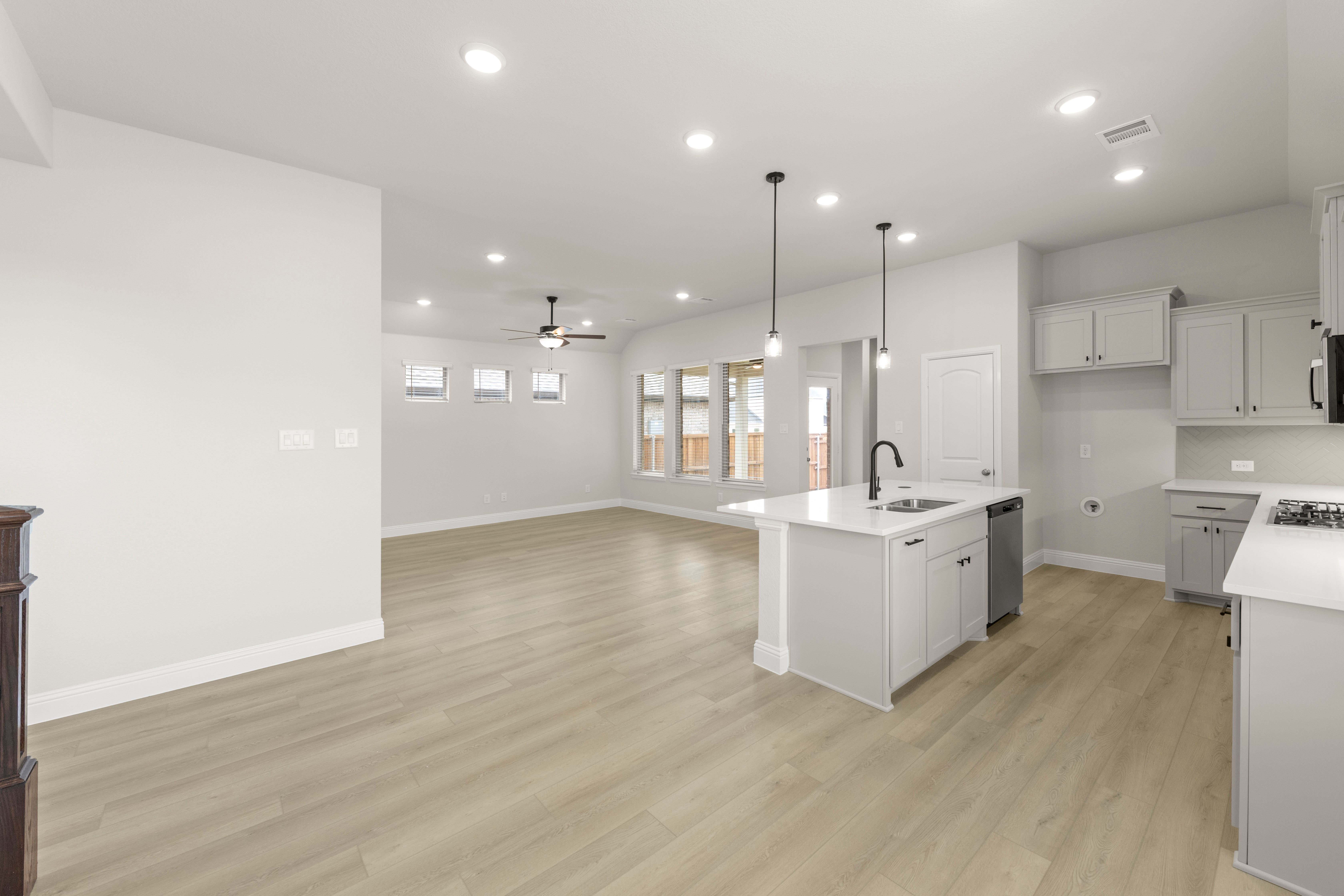 1436 Bramante - Dining (2)