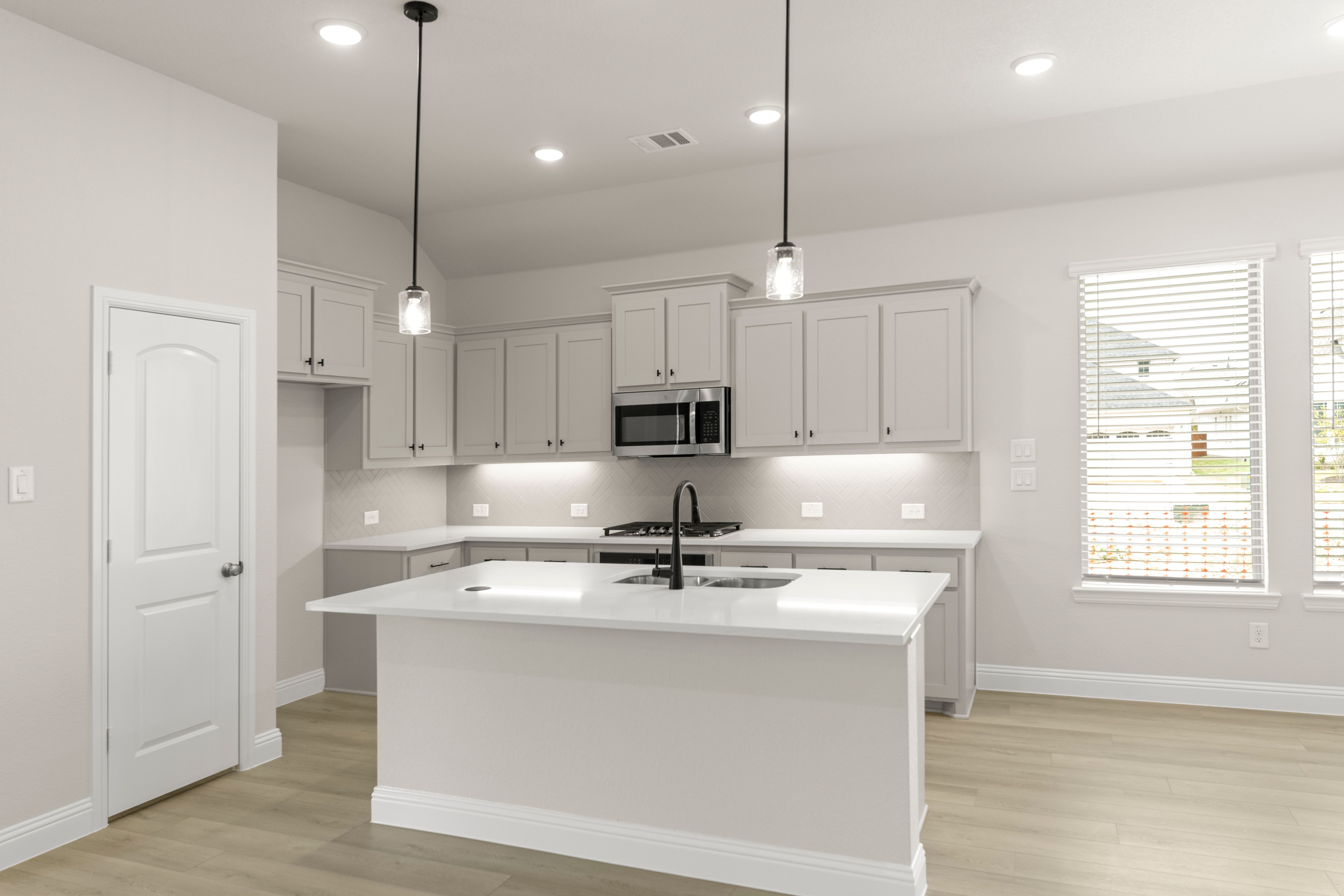 1436 Bramante - Kitchen (2)