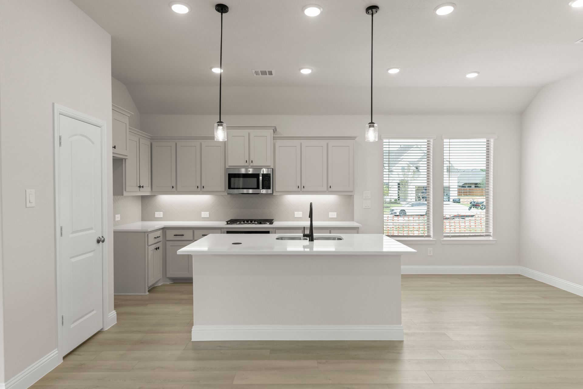 1436 Bramante - Kitchen