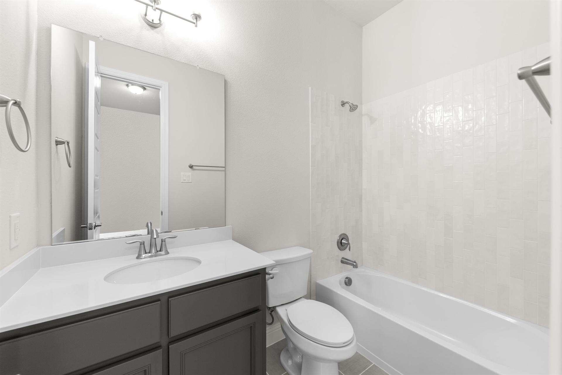 2207Clairmount_4