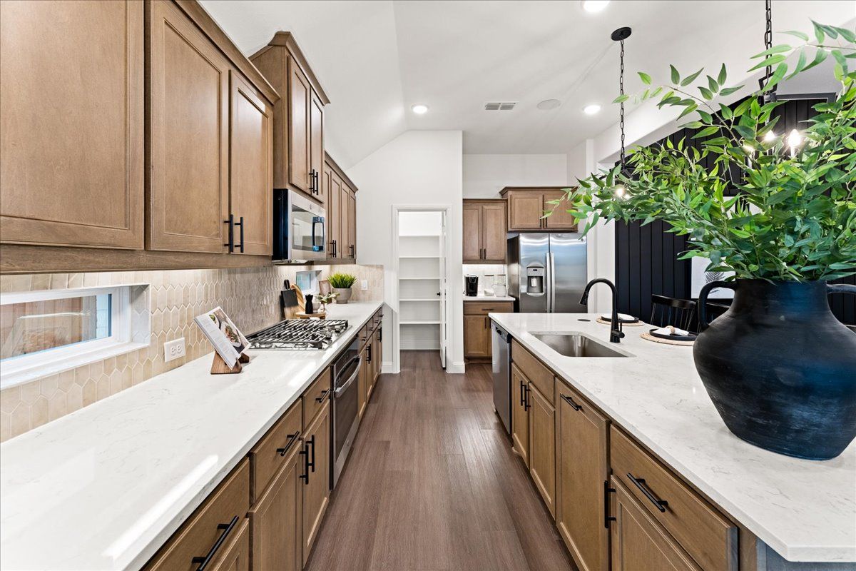 29-3707 Maize Ave-12