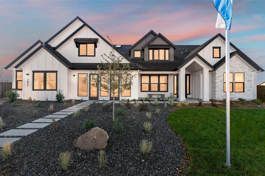 7875 W Flathead Lk St (The McLoughlin)