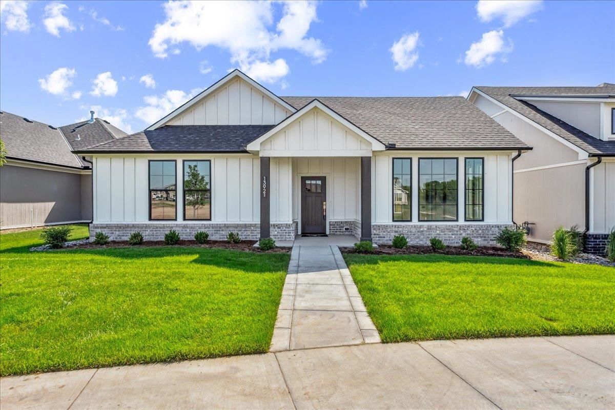 Bedford - The Courtyards at Jacobs Farm: Wichita, Kansas - Perfection Builders