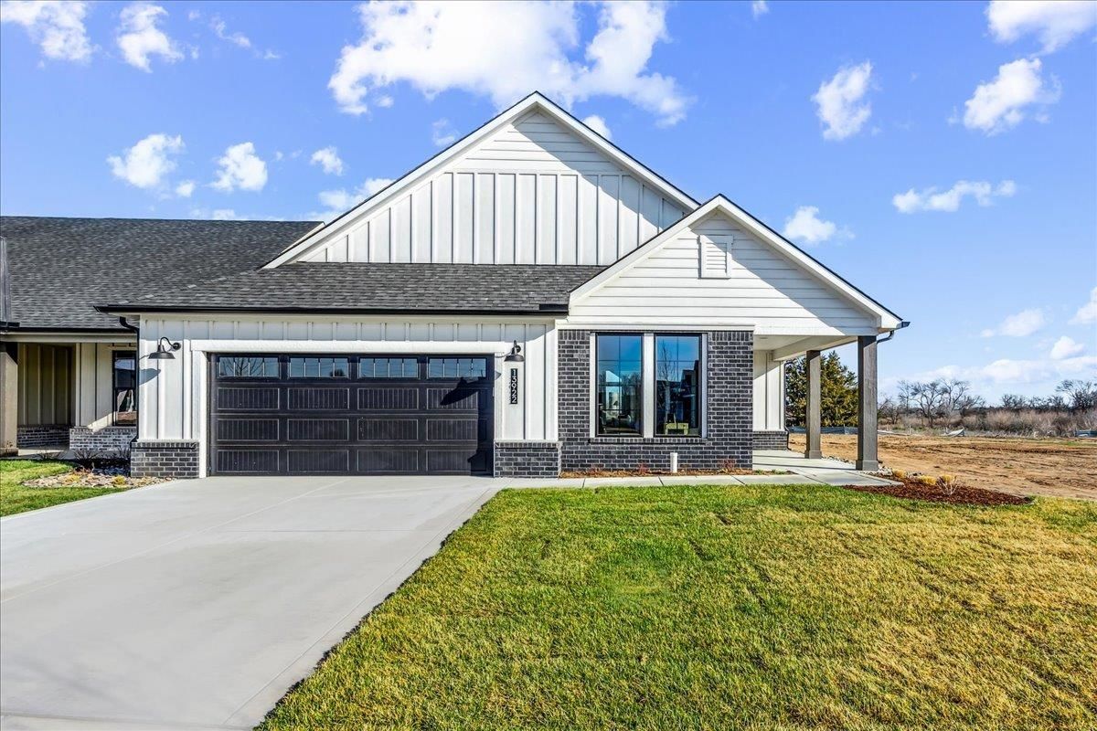 The Courtyards at Jacobs Farm por Perfection Builders en Wichita Kansas