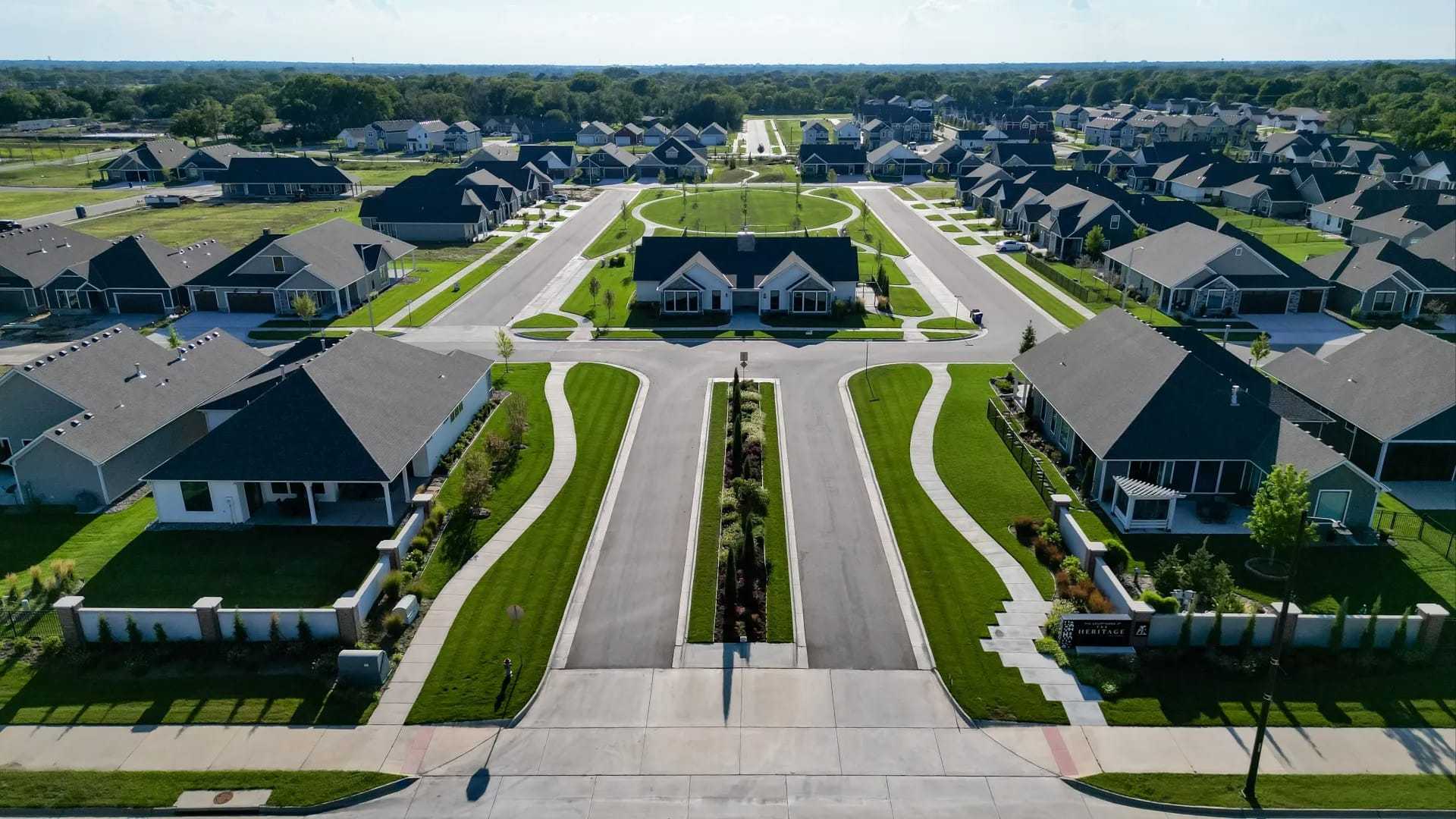 casa en The Courtyards at The Heritage por Perfection Builders