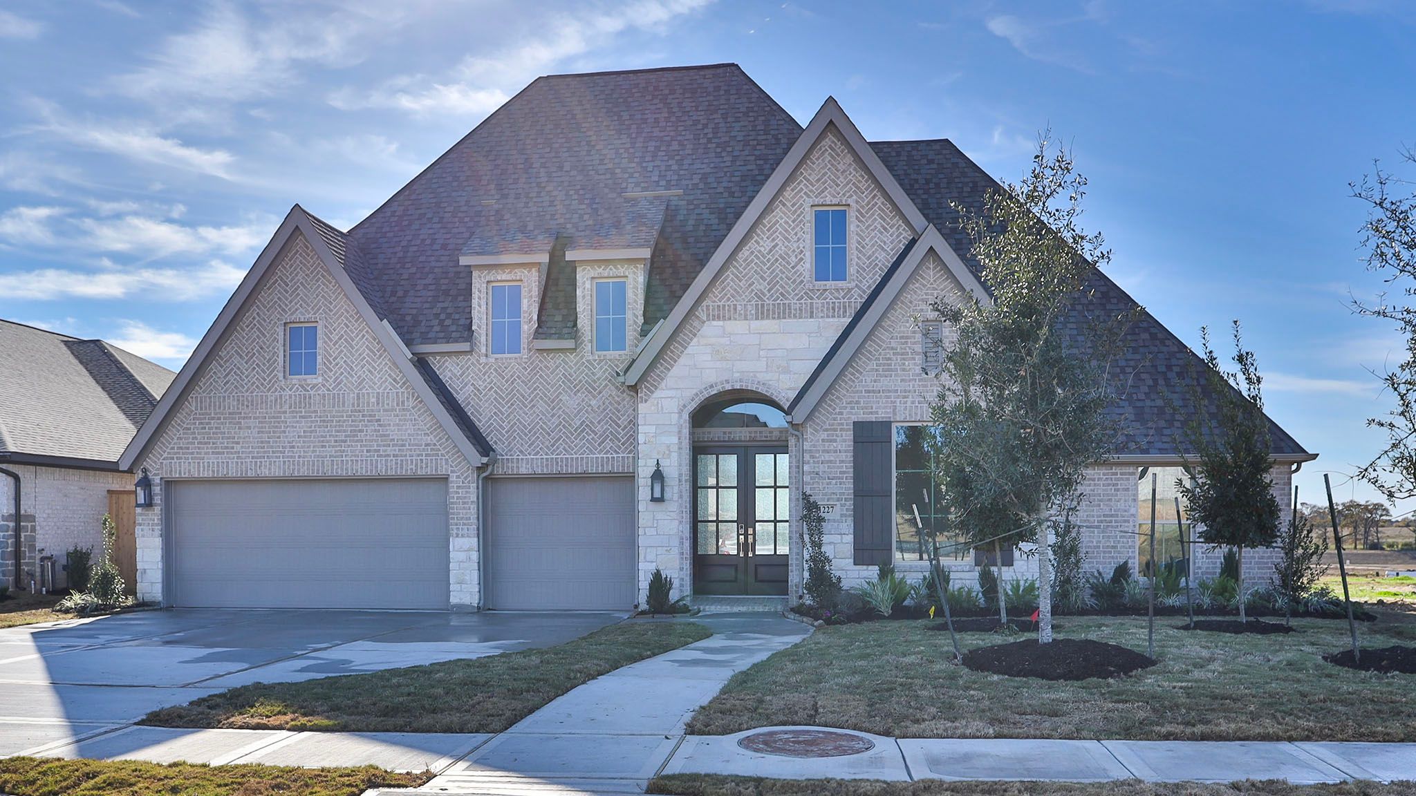 1227 Basset Hound Drive (3300W)