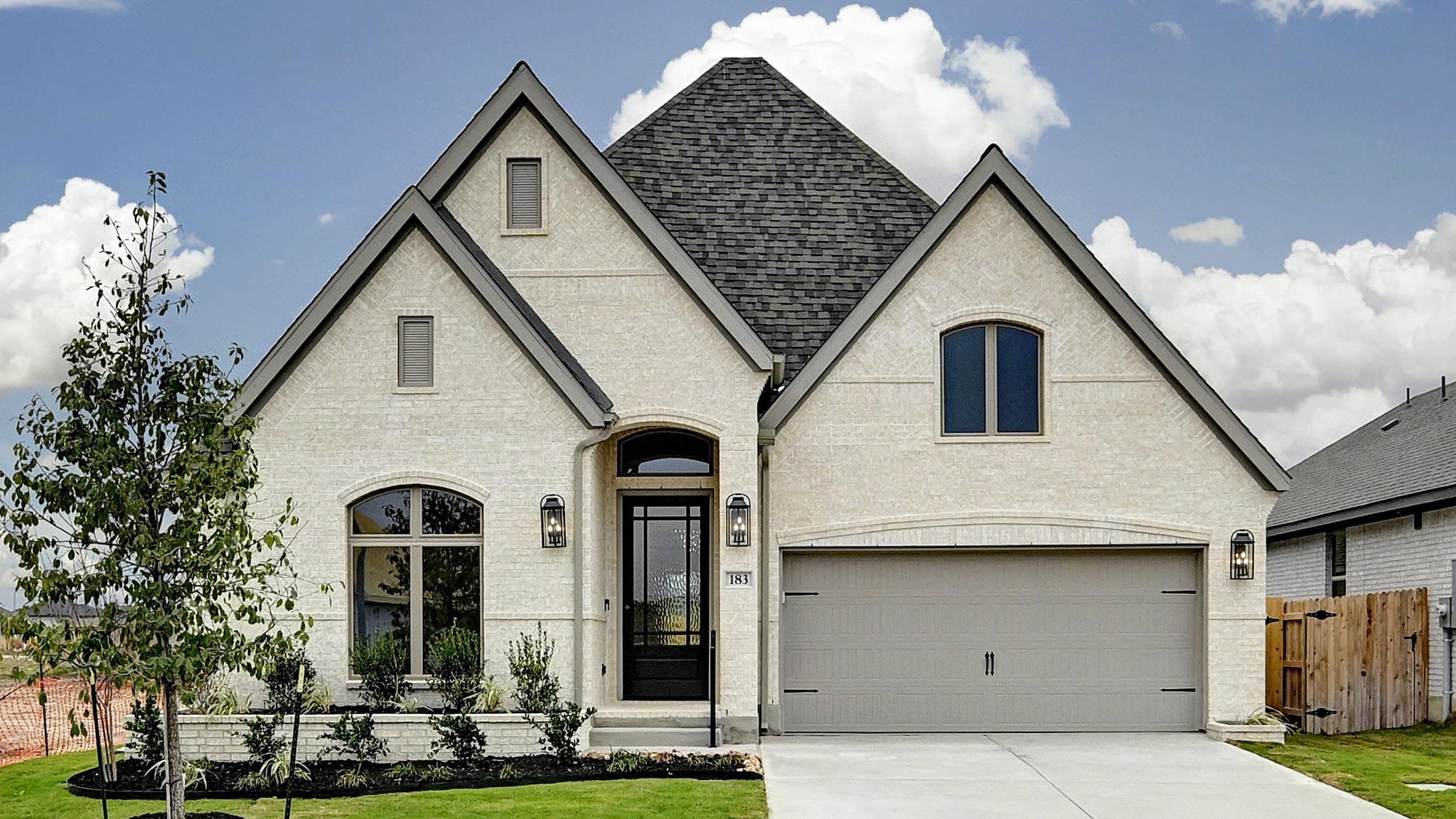 183 Mountain Oak (2474W)