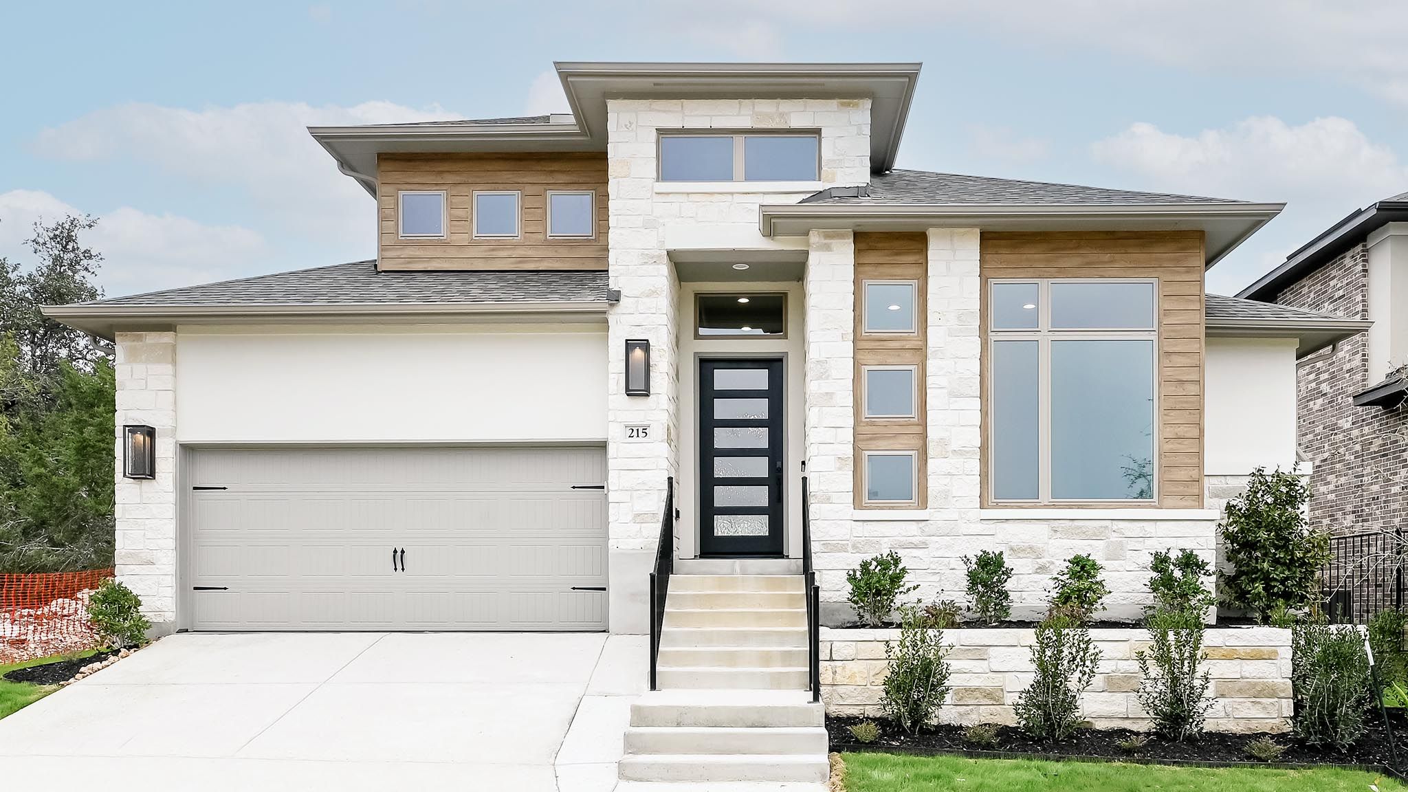 215 Canyon Path (2949M)