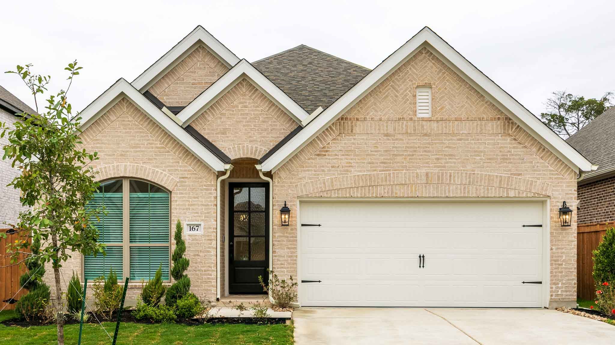 167 Plumbago Loop (1950W)