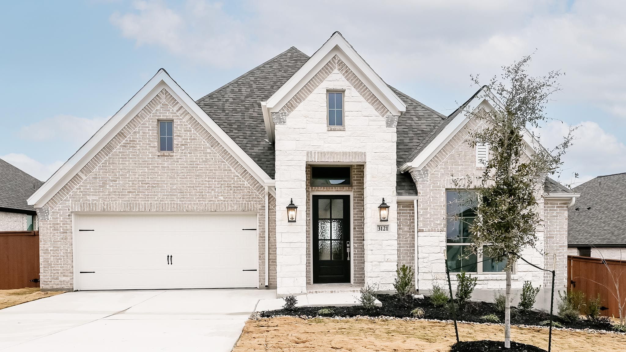 3121 Bee Hill (2669W)