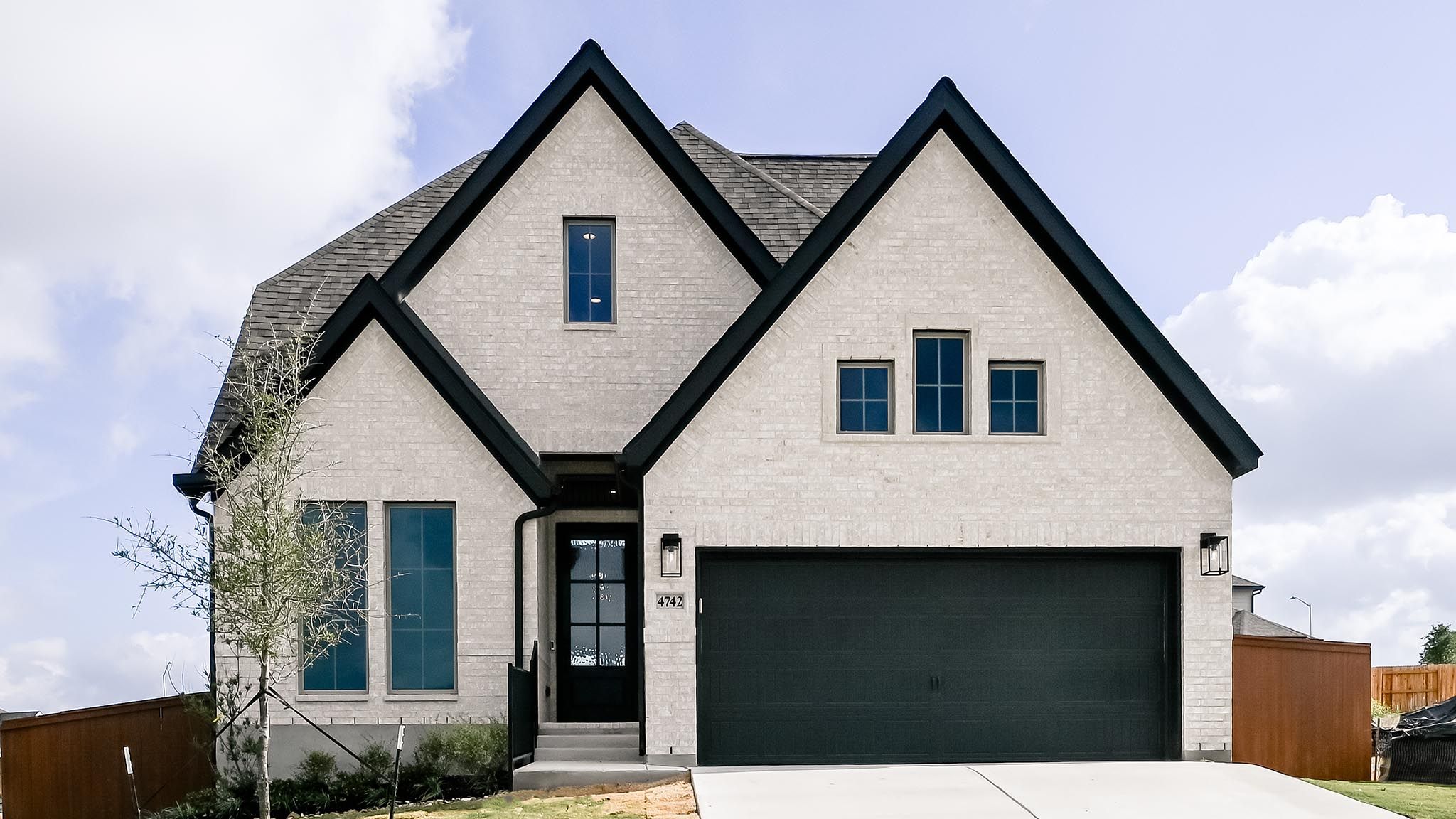 4742 Sherman Square (2594W)