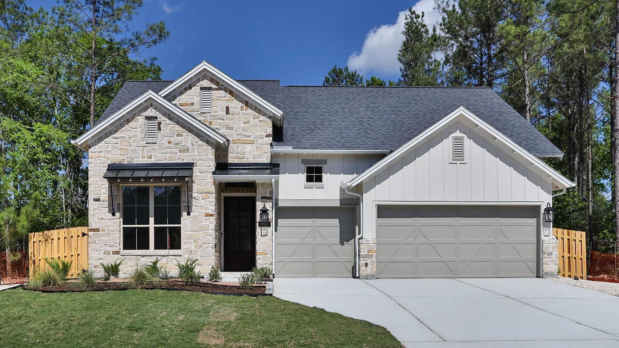 1907 Langford Street (2750C)