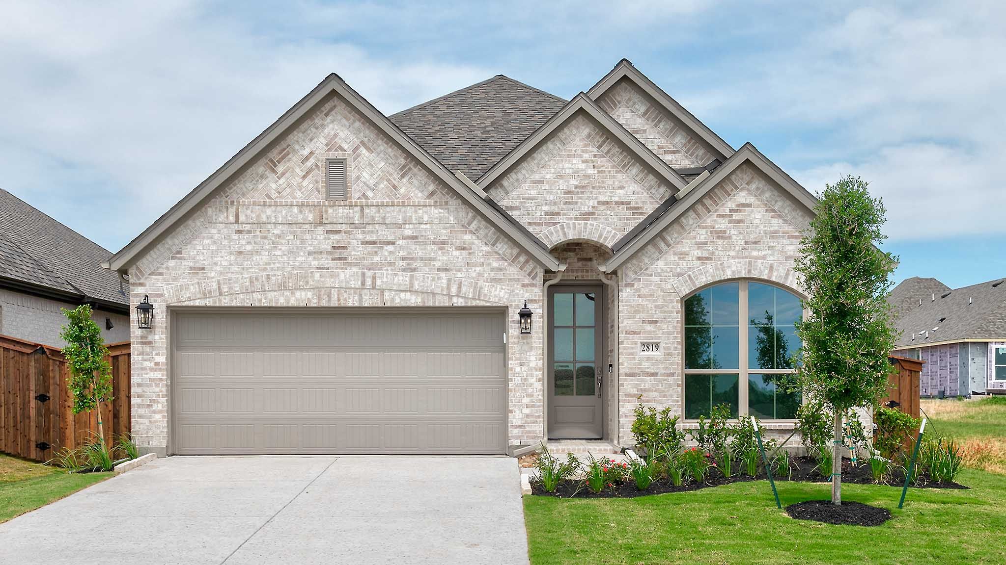 2819 Standing Cypress Street (1950W)