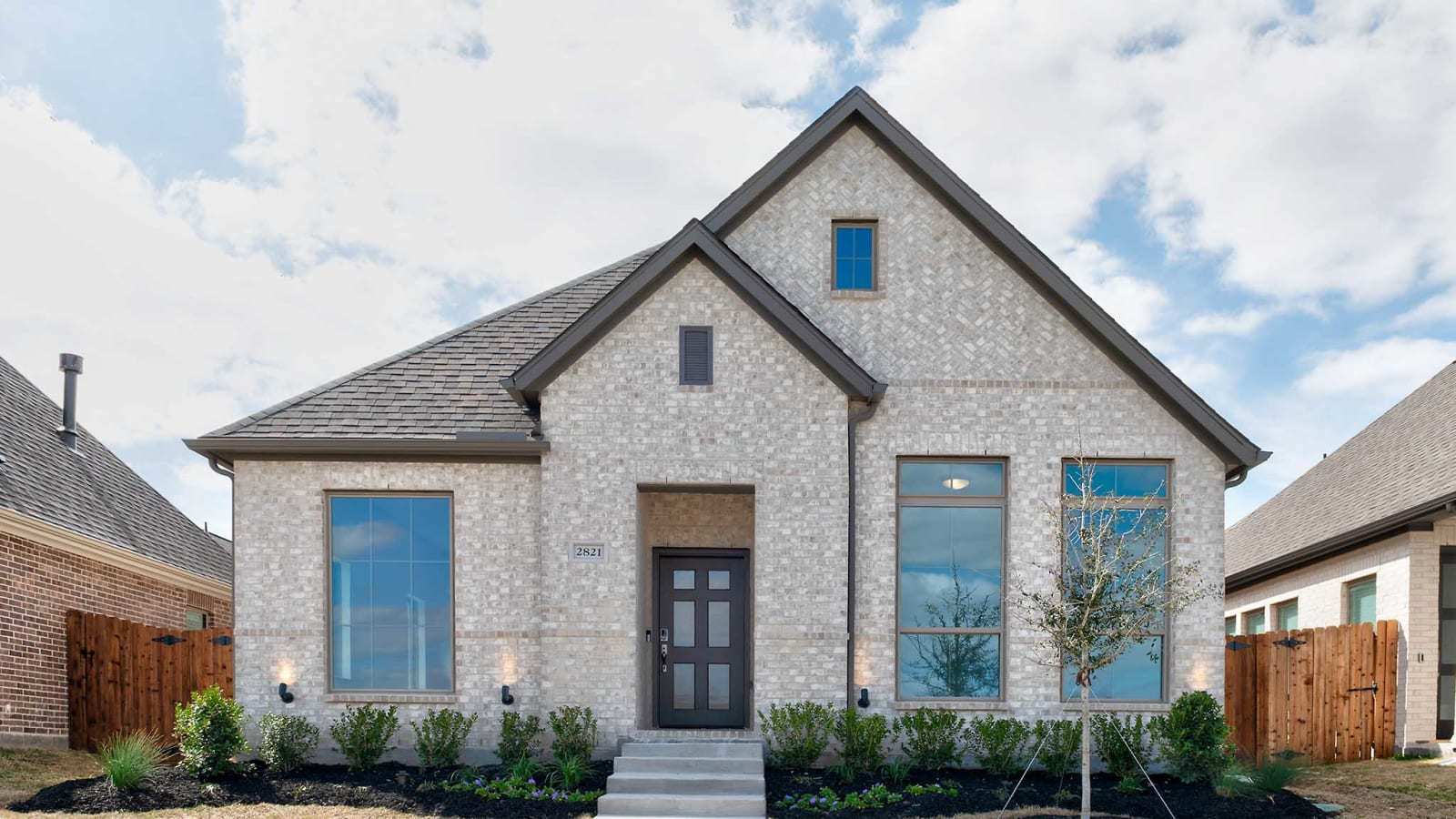 2821 Fargo Mews