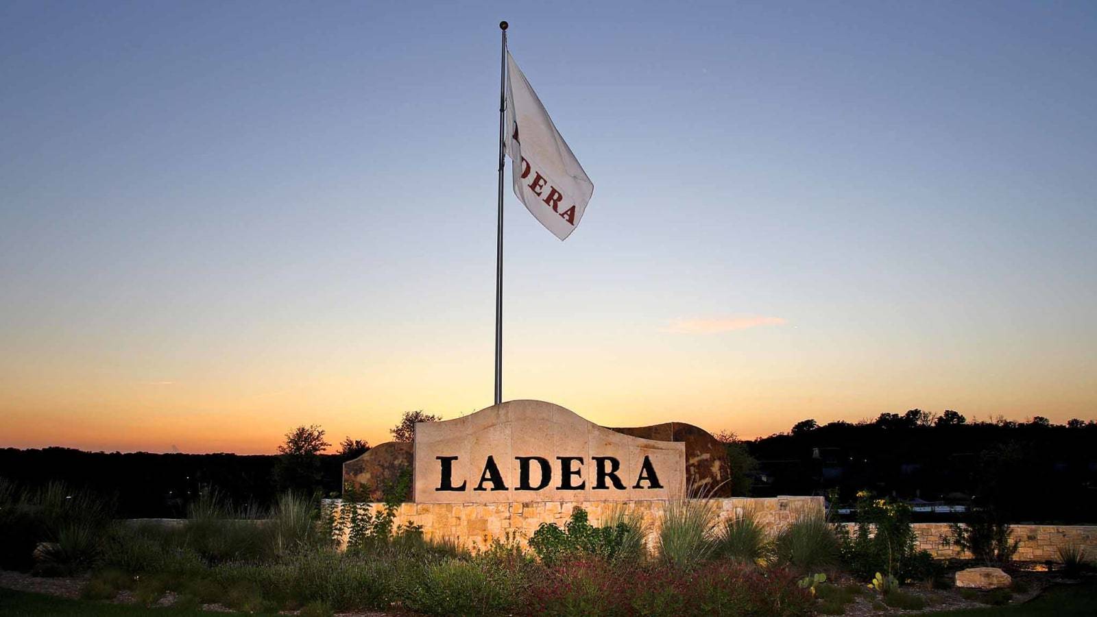 casa en Ladera 40' por Perry Homes