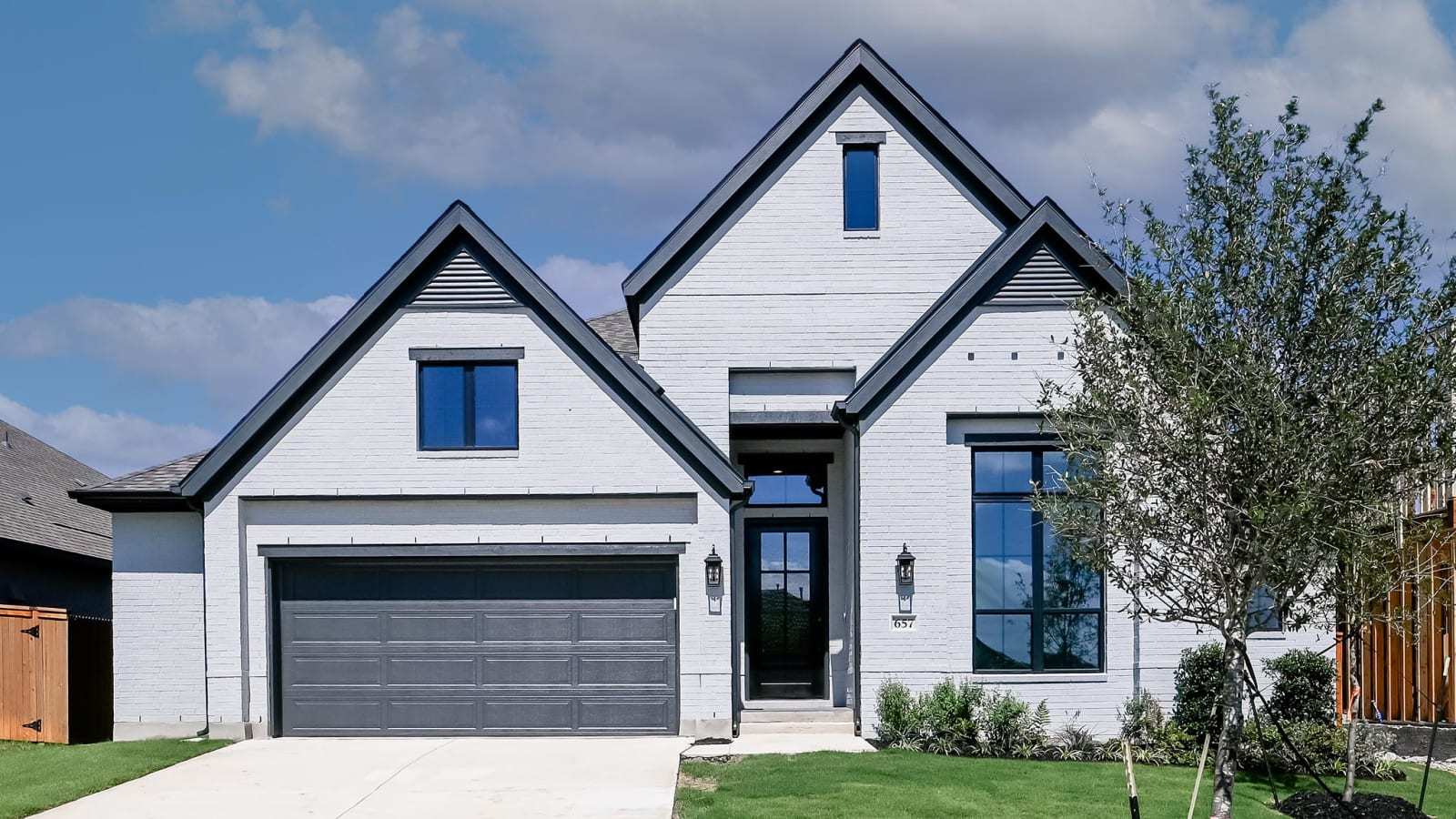 657 Borchers Boulevard (2493W)