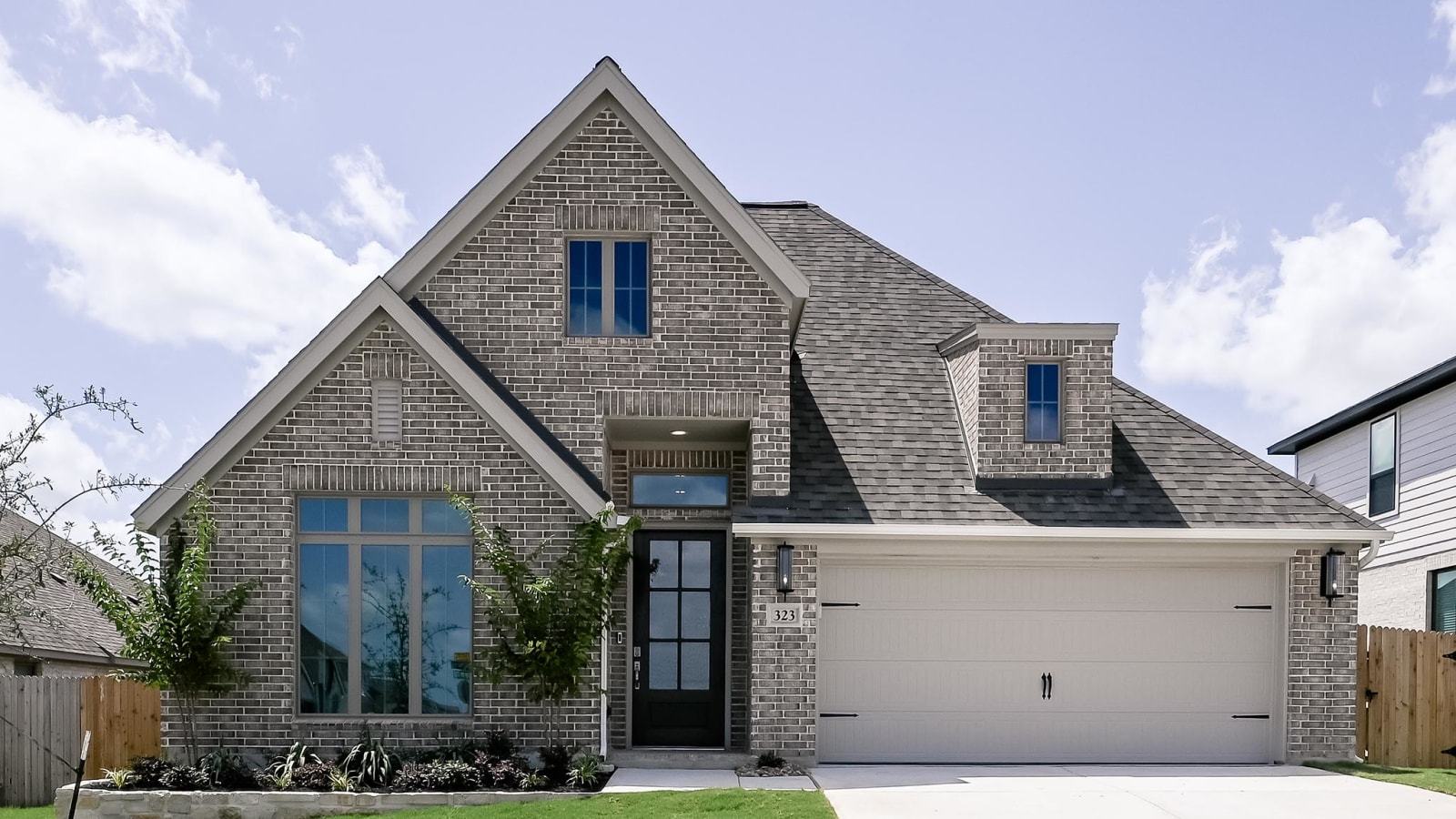 323 Bella Rosa Way (2619W)