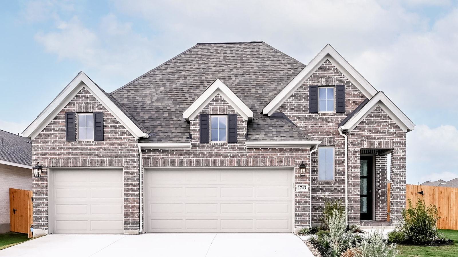 2263W - Meadows of Mill Creek 50': Seguin, Texas - Perry Homes