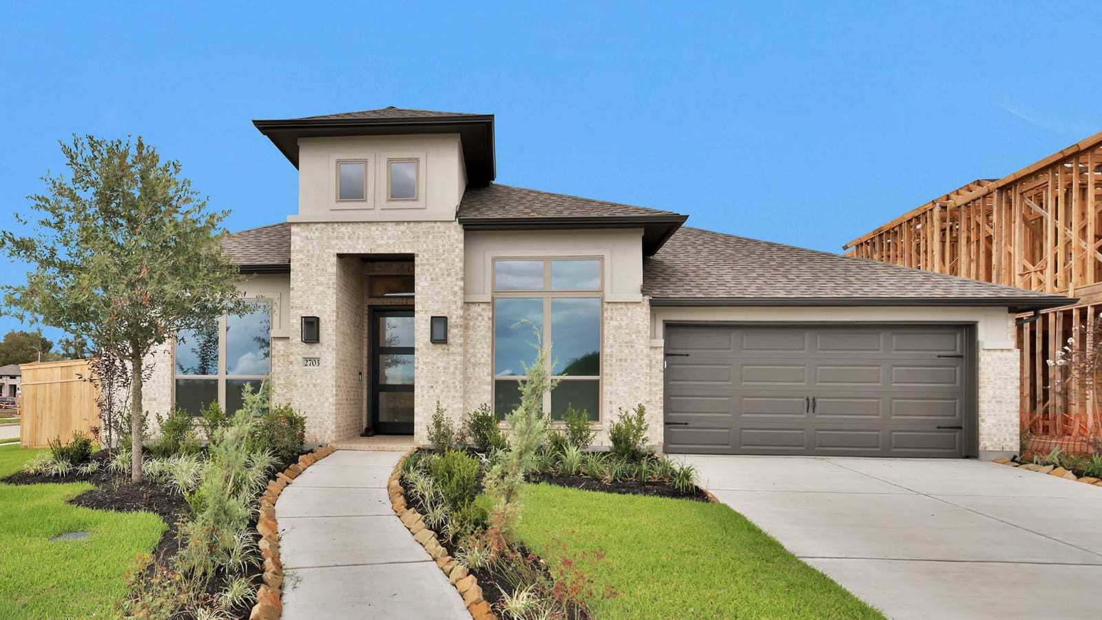 2703 Crown Ridge Drive (2944W)