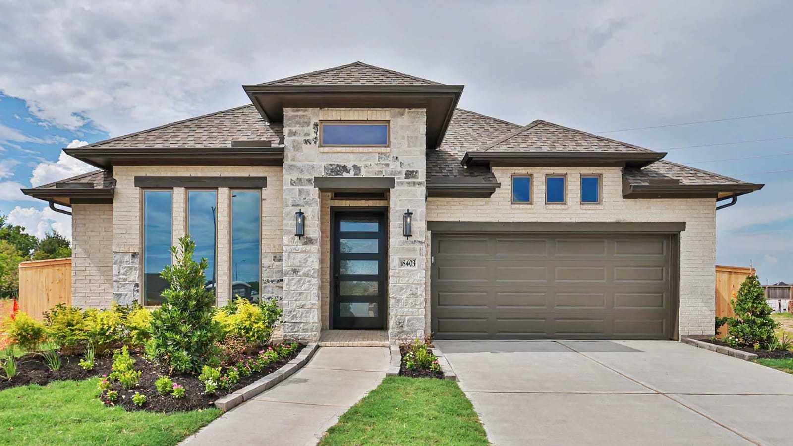 2474W - Valencia 50': Manvel, Texas - Perry Homes