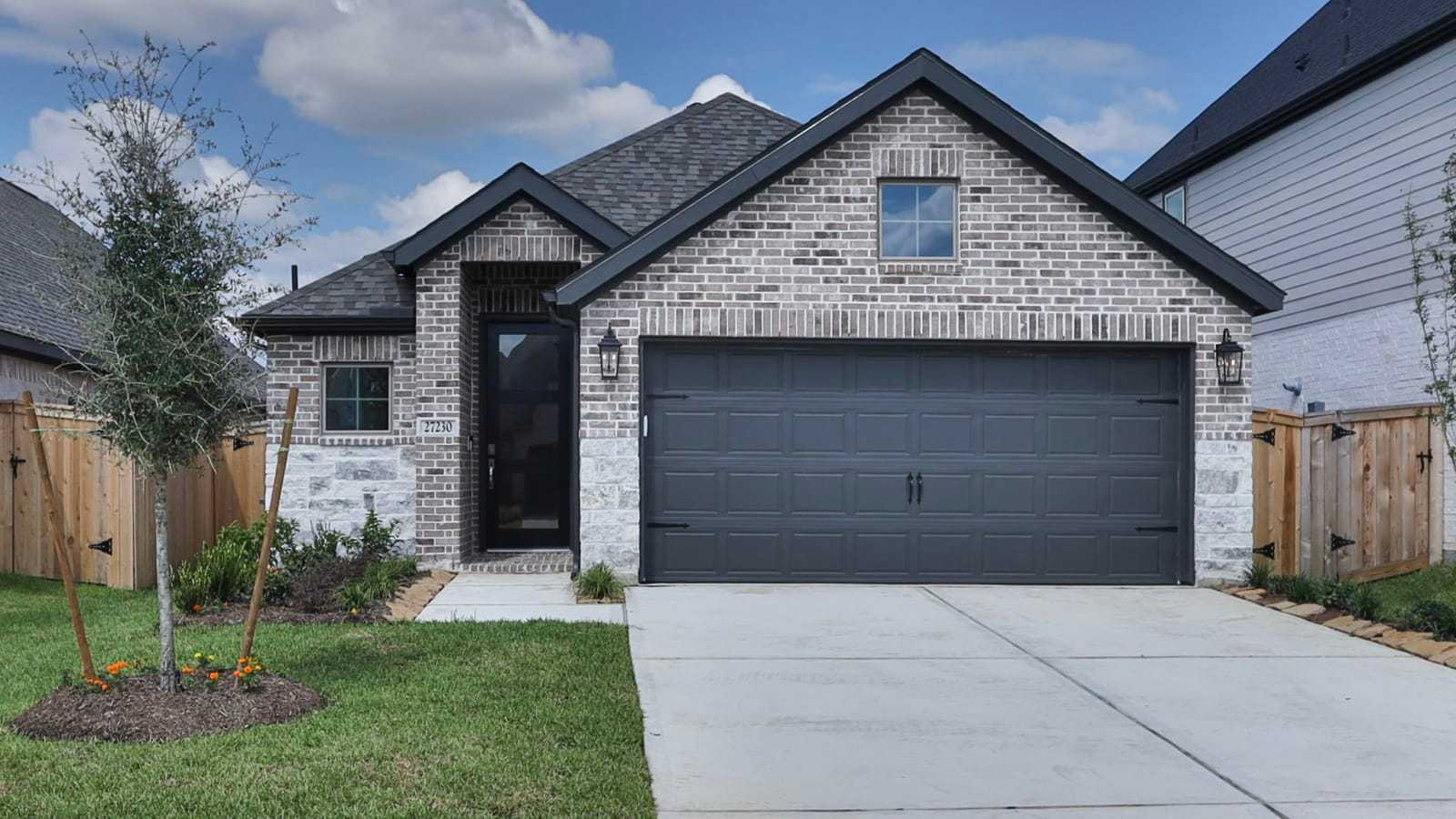 27230 Scarlet Paint Brush Drive (1722W)