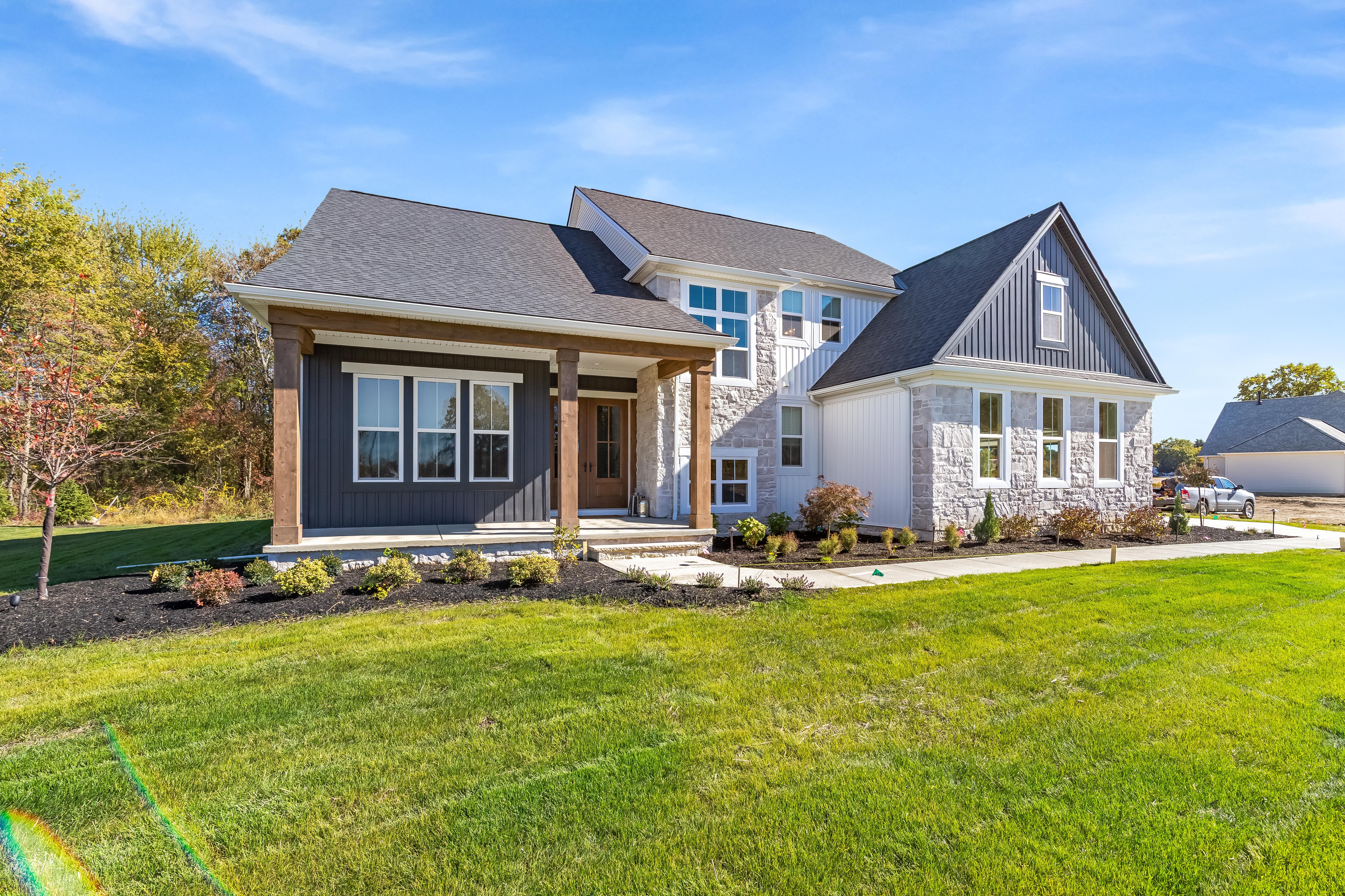 casa en Nagel Farms por Petros Homes