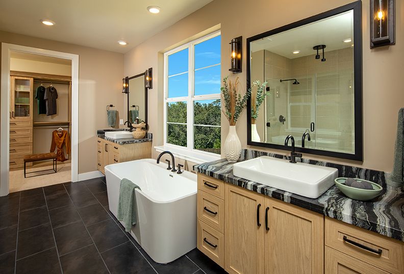 Grand Suite Bath