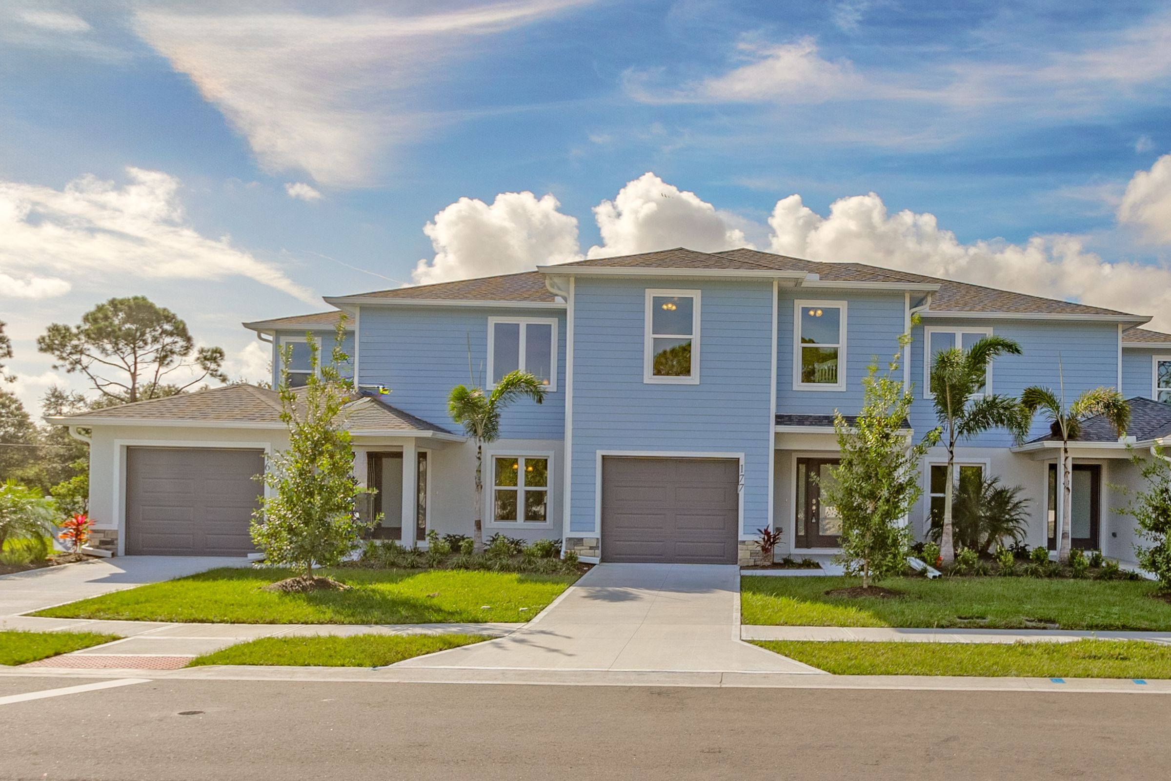 Hidden Woods por Price Family Homes en Melbourne Florida