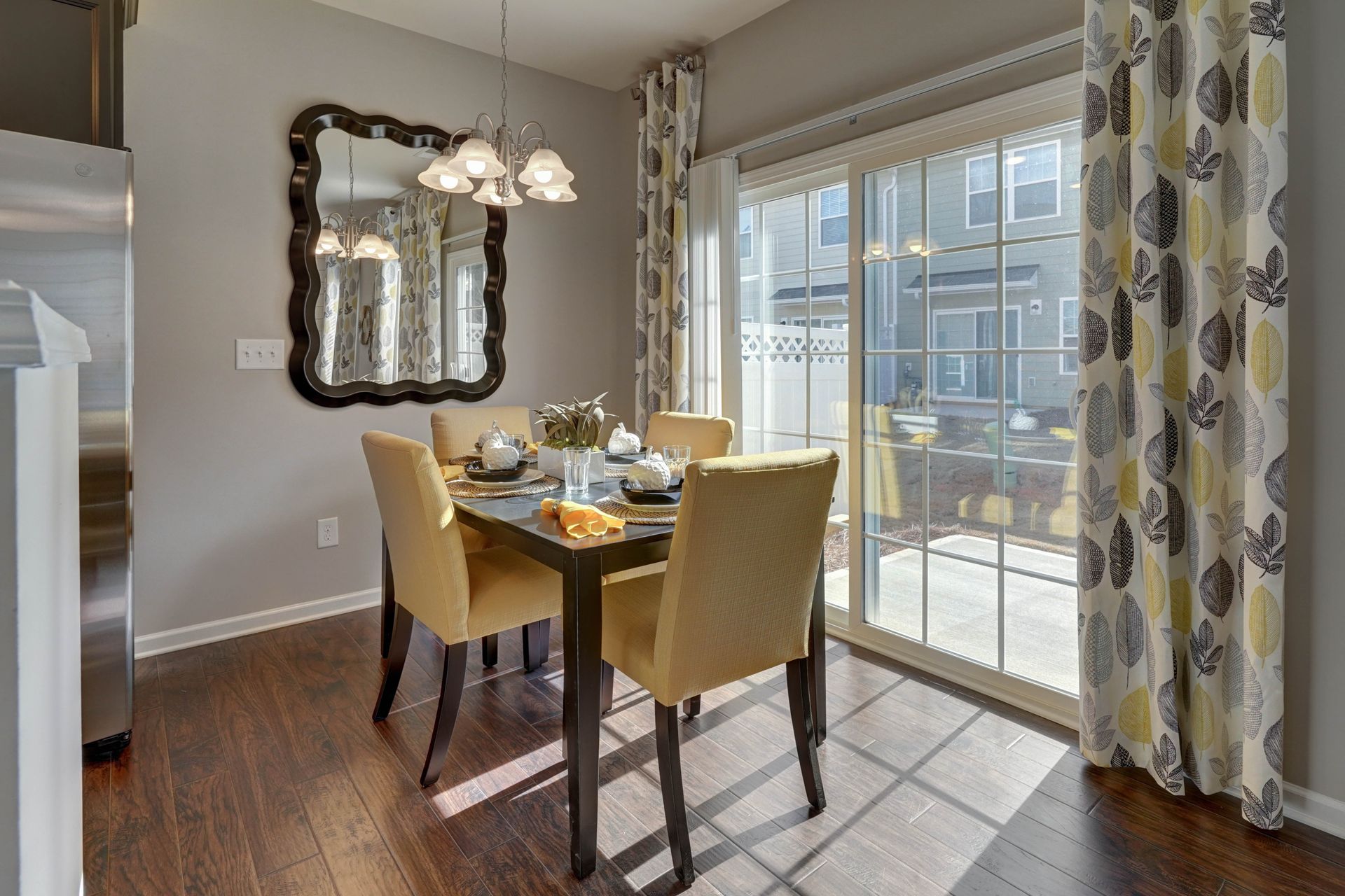 Dining Rm UE