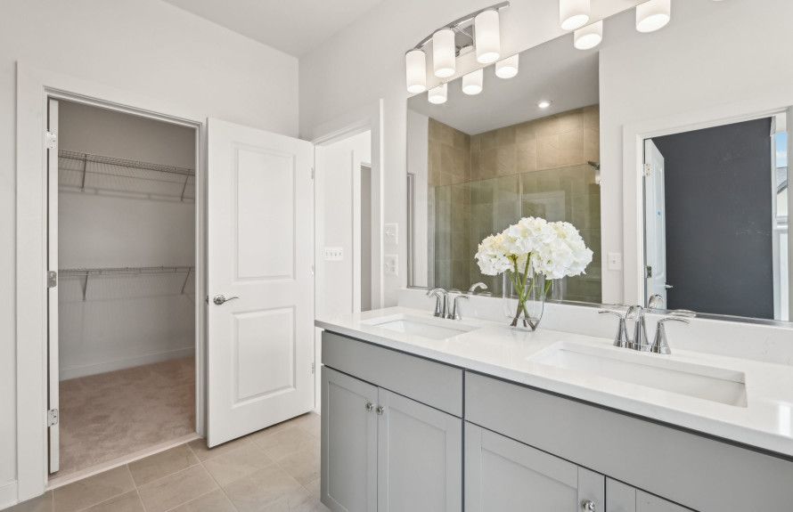 Spa-Like Owner's Bathrooms