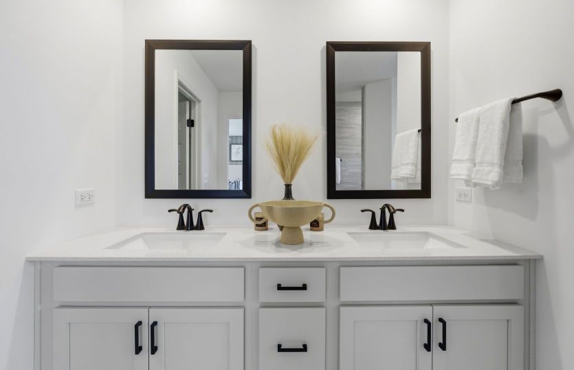 Dual Vanities in Owner's Bath