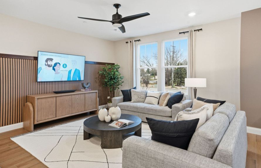 Spacious Gathering Rom