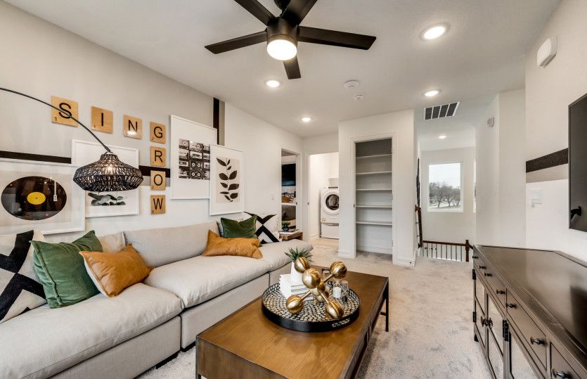 Spacious Loft Perfect for Movie Nights
