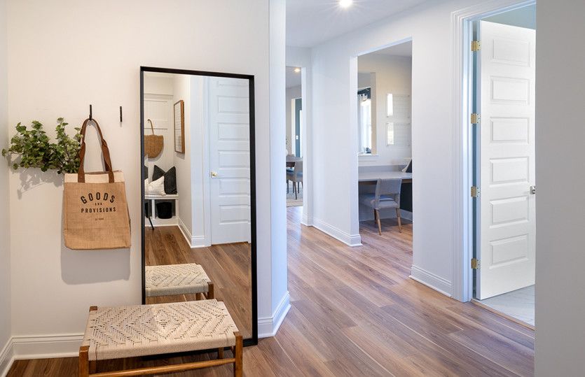 Expanded Everyday Entry® with Boot Bench (opt.)