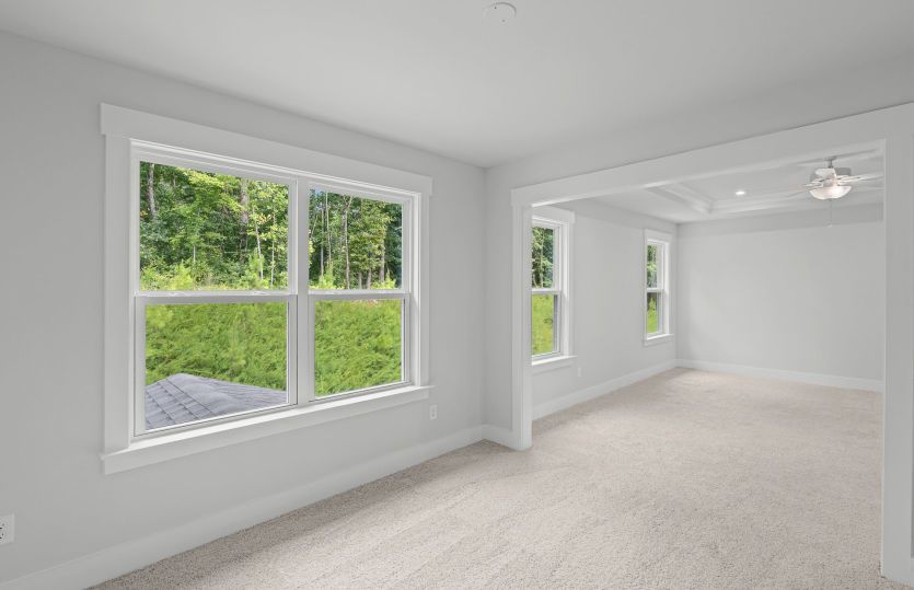 Owner's Suite w/ Seating Area