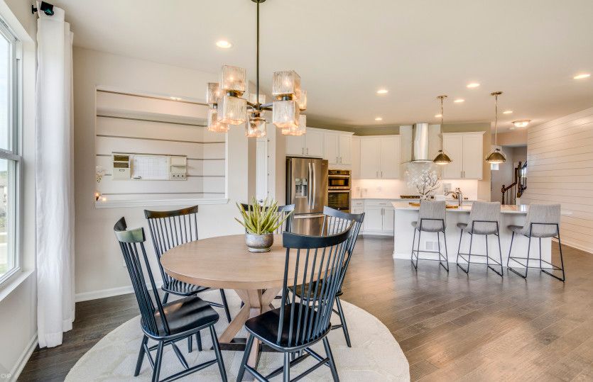 Cafe, Open to Kitchen, Perfect for Entertaining