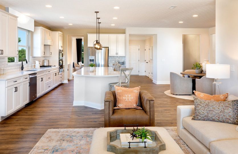 2865 Briargate Drive. Lindenhurst, IL 60046