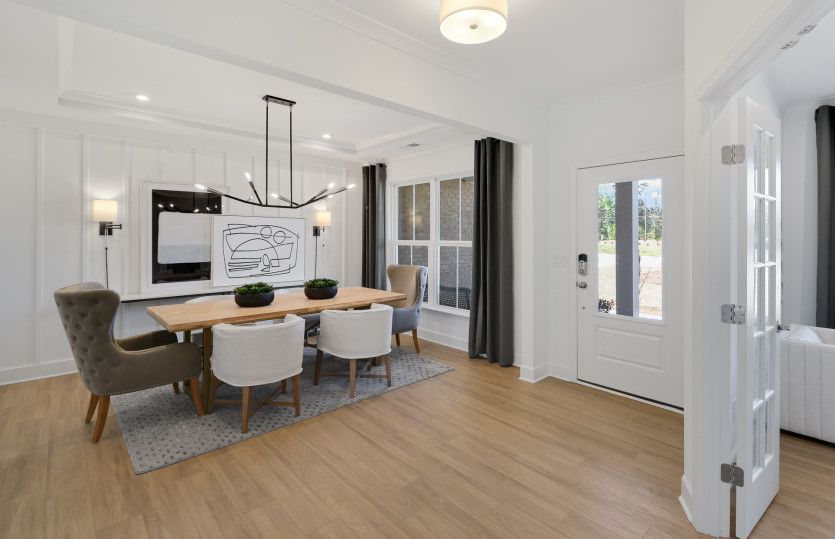 Foyer & Dining Area