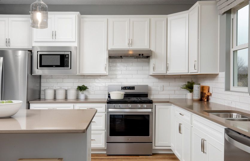 Perfect Size Kitchen for Cooking and Entertaining