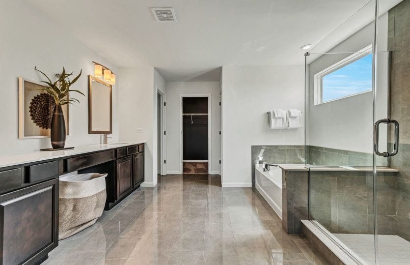 Spa-Like Owner's Bath with Dual Vanity and Separate Tub/Shower