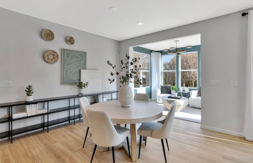 Café/Breakfast Area for Informal Dining