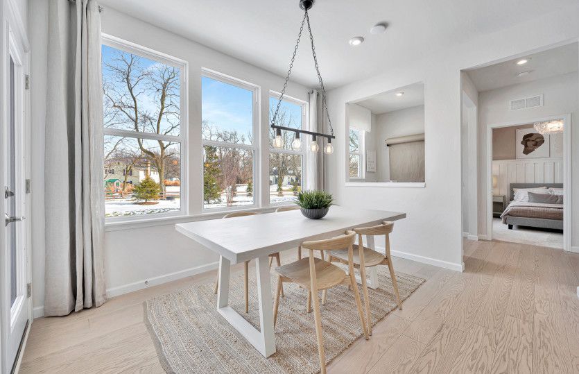 Café/Breakfast Area for Informal Dining