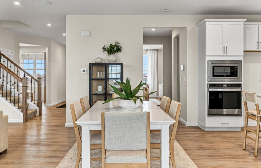 Café/Informal Dining Area