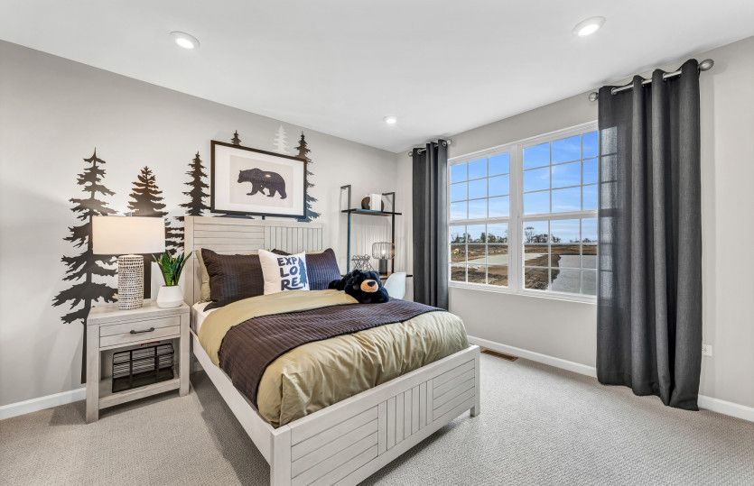 Secondary Bedroom with En-Suite Bathroom