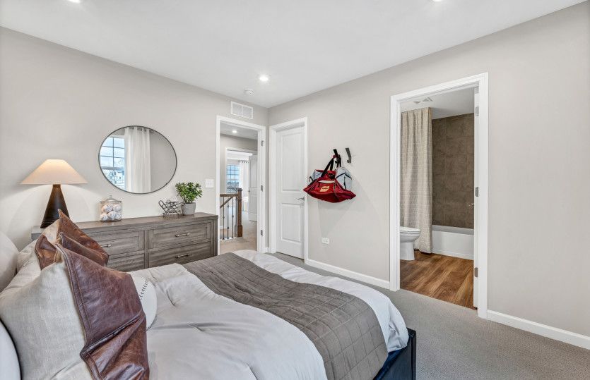 Secondary Bedroom with En-Suite Bathroom