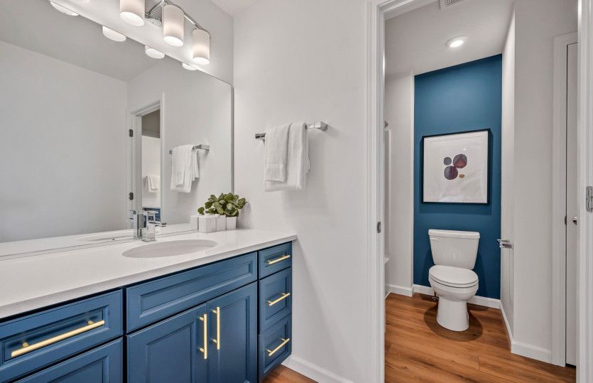 Shared Bathroom in Secondary Bedroom